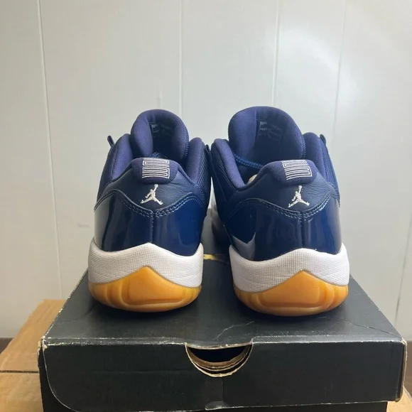 Jordan 11 Navy gum size 9 2016 - Picture 1 of 3